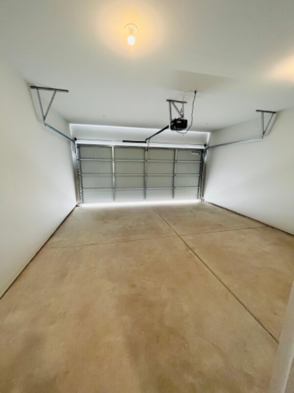 Building Photo - 11707 Chatham Dr