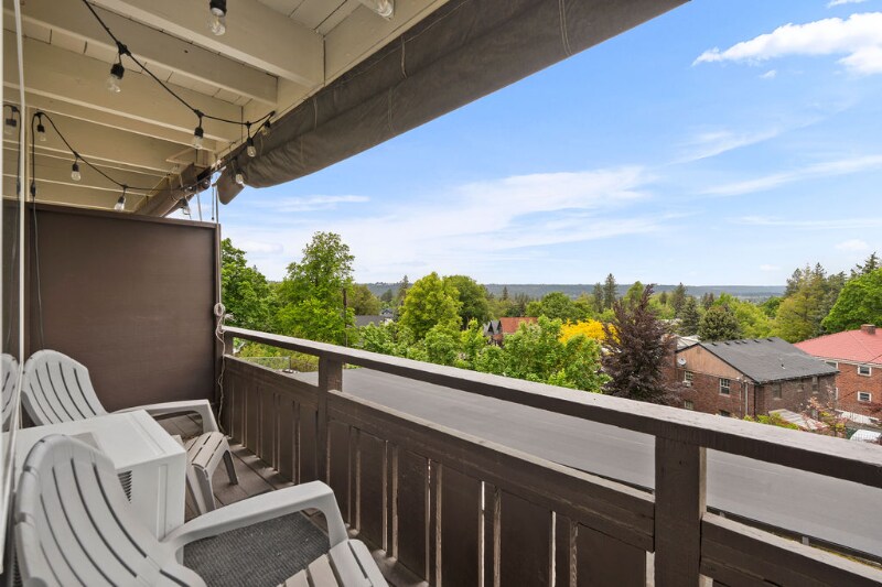 Building Photo - 844 W Cliff Dr