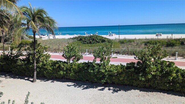 Building Photo - 5161 Collins Ave