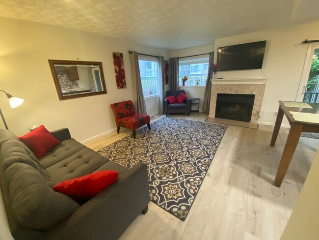 Building Photo - 5422 Larkspur Cir