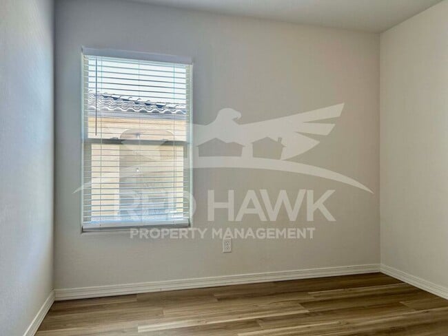 Building Photo - 944 Starview Ave