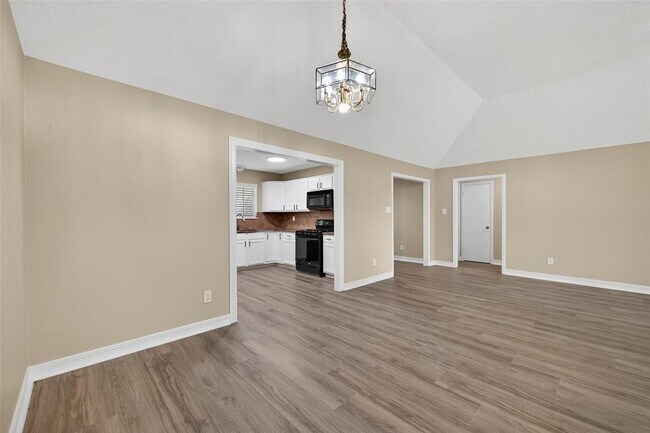 Building Photo - 6906 Pembrough Ln