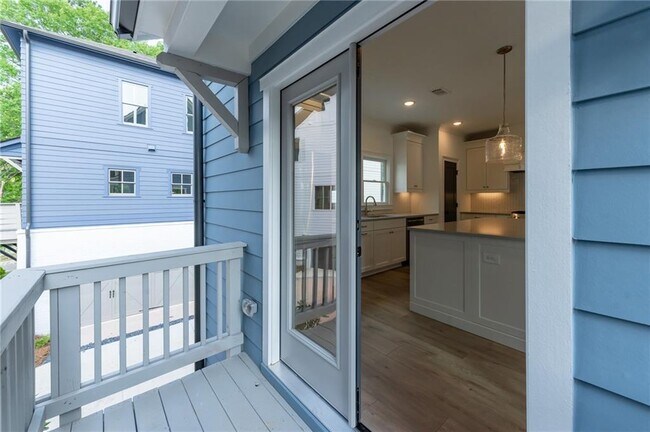 Building Photo - 3272 Stillwood Dr