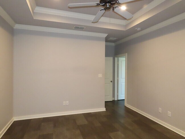 Building Photo - Beautiful 3 Bedroom, 2 Bath Home in South ...