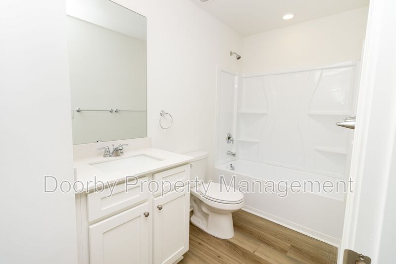 Building Photo - 114 Saddlebred Wy