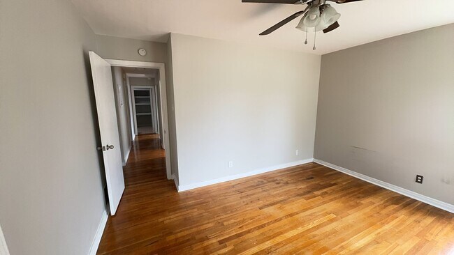 Building Photo - 1207 Redondo Dr