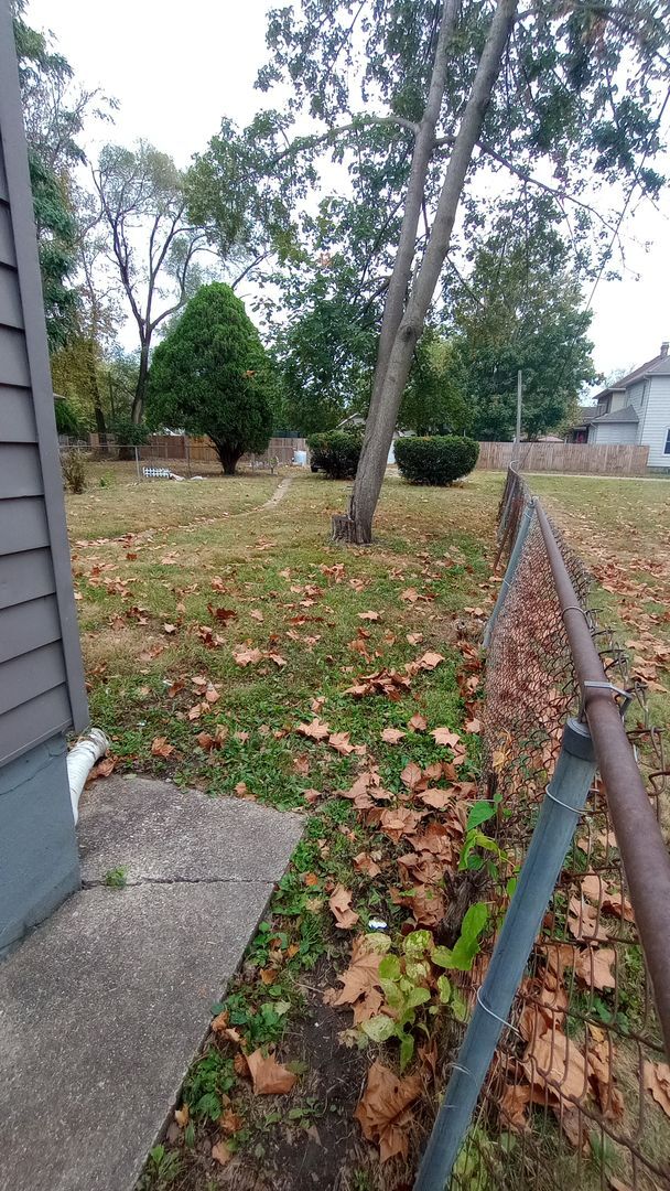 Building Photo - 1816 Woodlawn Ave