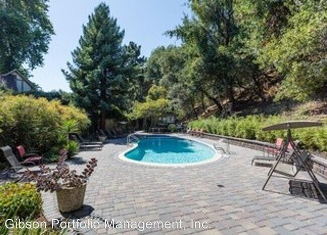Building Photo - 2 br, 1 bath House - 155 N El Camino Real #5