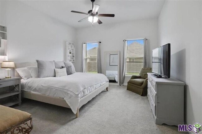 Building Photo - 4 Bedroom Home in Hunters Trace