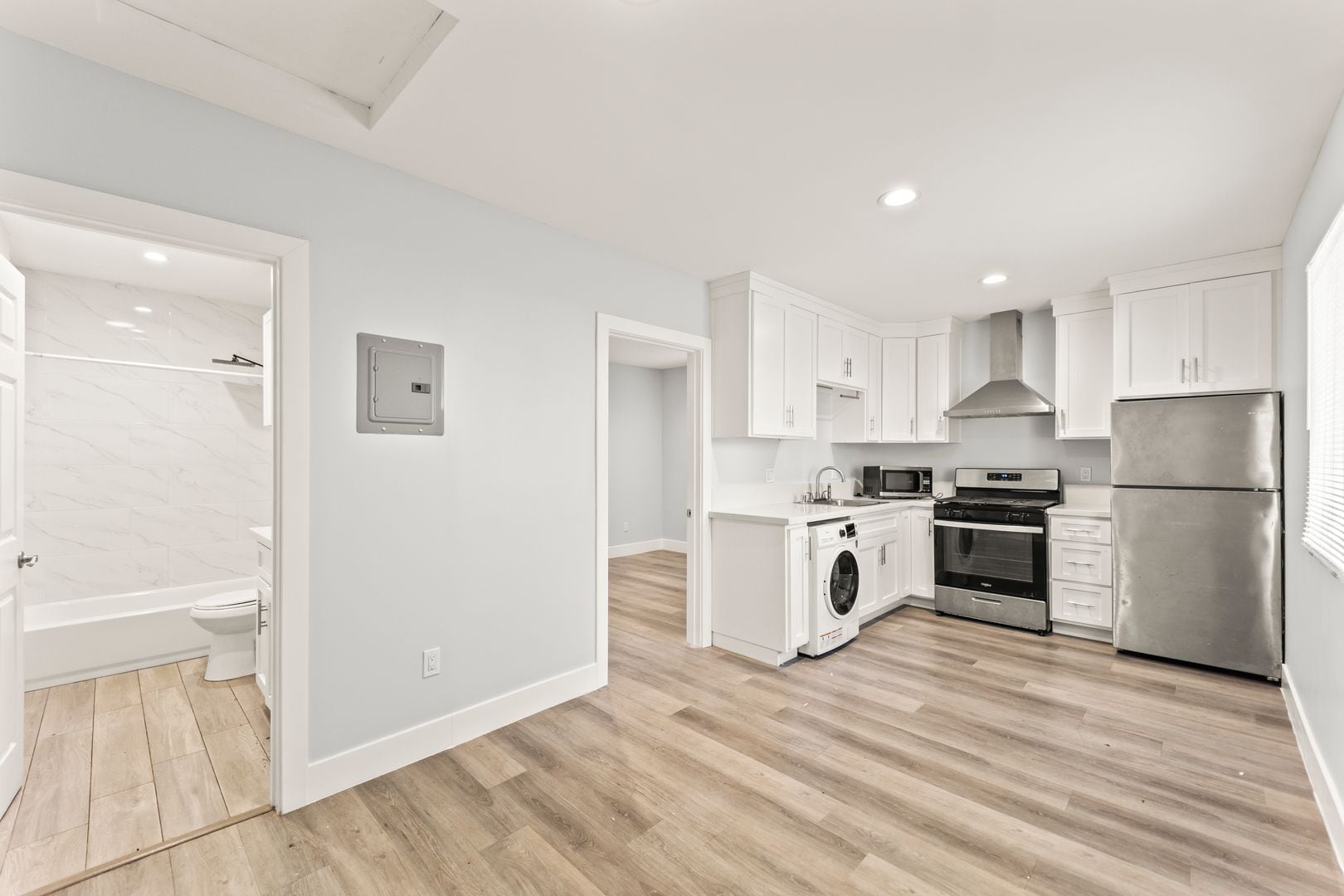 Building Photo - 1629 W Summit St