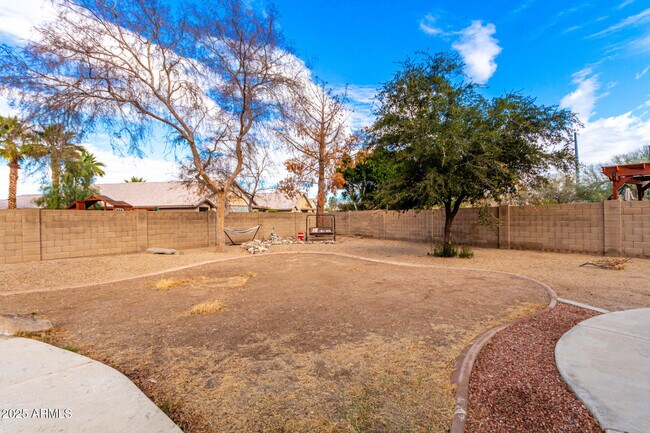 Building Photo - 8812 N 67th Dr