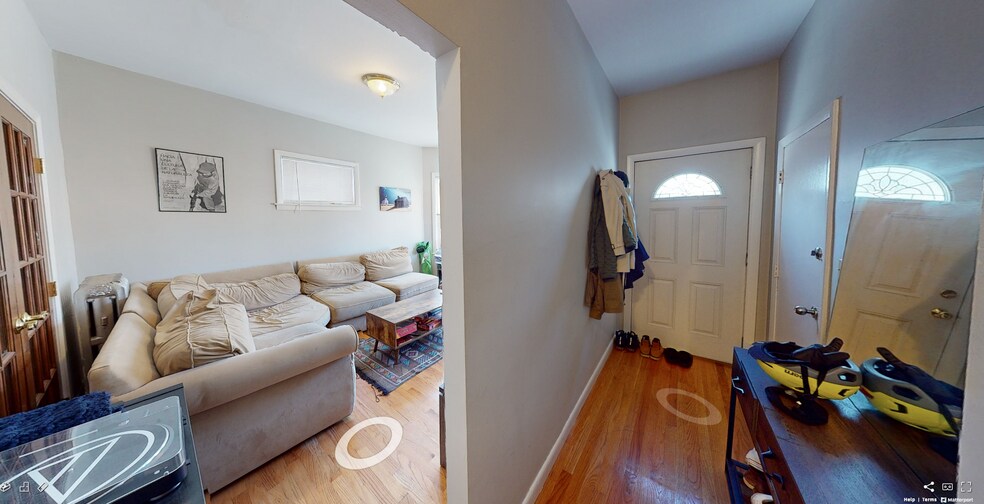 Building Photo - 27 Tufts St