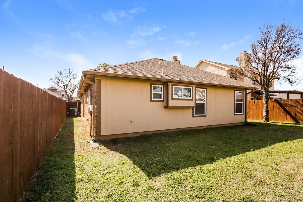 Building Photo - 8705 Elbe Trail