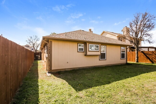 Building Photo - 8705 Elbe Trail