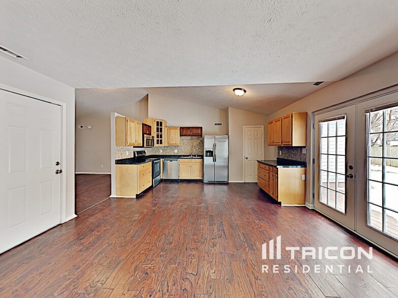 Building Photo - 3737 W 42nd Terrace