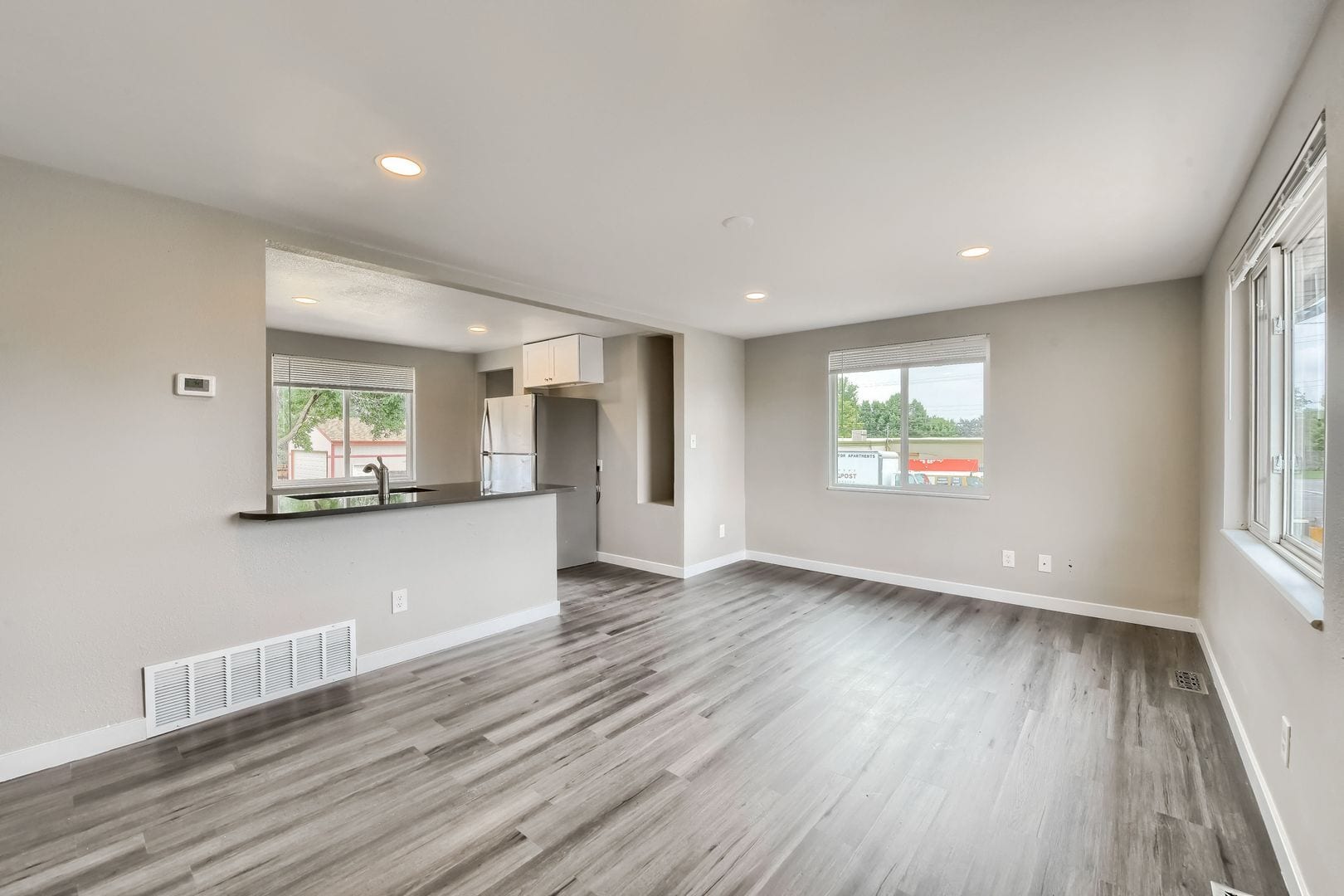 Building Photo - 6045 W Byers Pl