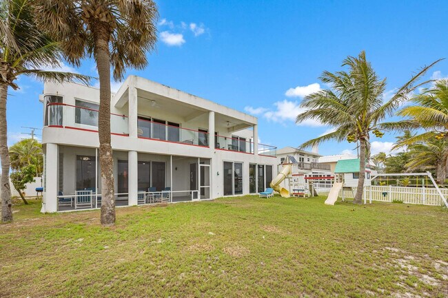 Building Photo - 873 S Atlantic Ave