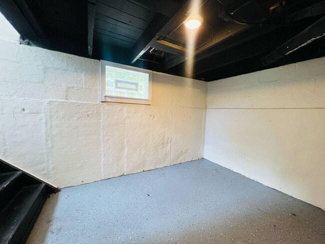 Building Photo - Elegant 3 bedroom, 2 Bath Single Family Home!