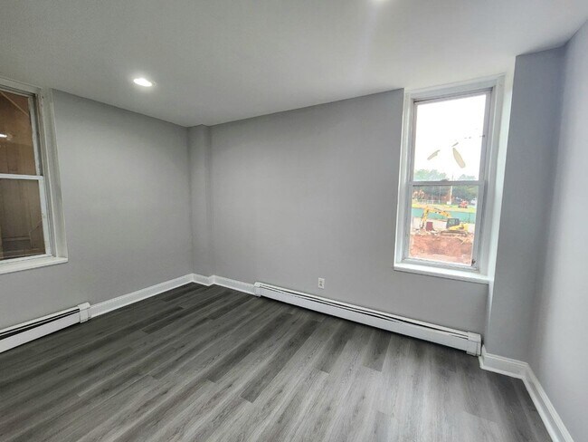 Building Photo - 367 Morris Ave