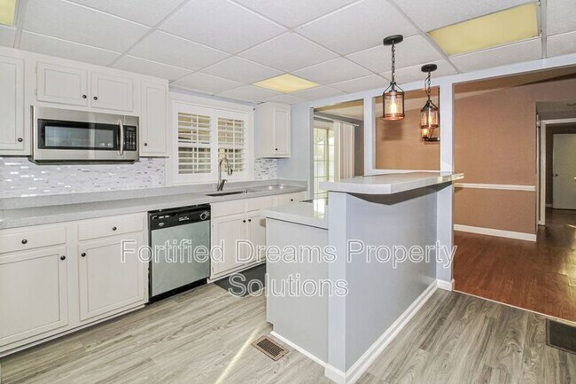 Building Photo - 9451 Green Loop Rd NE