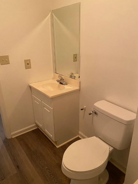 Building Photo - 1904 Tinsley Pl