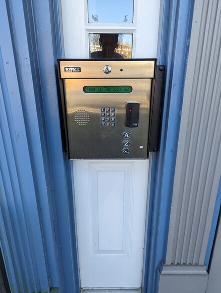 Secured Building Access. Two fobs included. - 3831 Hamilton Street