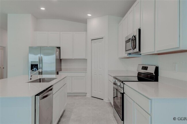 Building Photo - 1520 Brentwood Dr