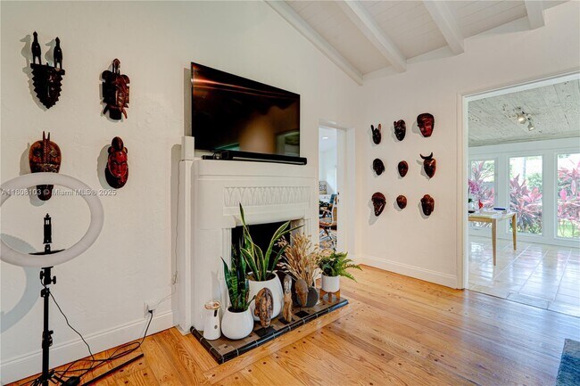 Building Photo - 228 SW 31st Rd