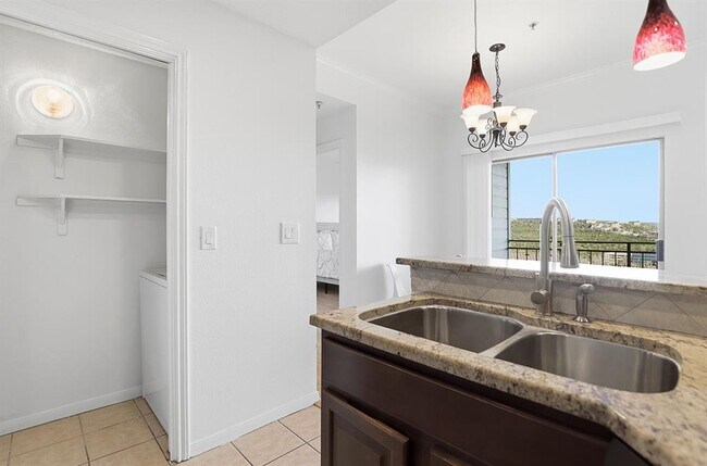 Building Photo - 6000 Shepherd Mountain Cove