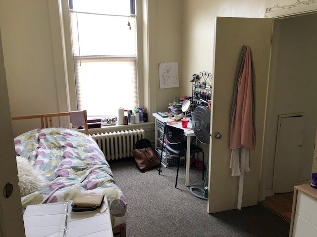 Building Photo - 5213 Fifth Ave