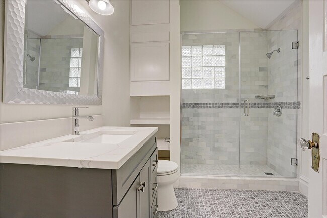 Building Photo - 1847 Cortlandt St