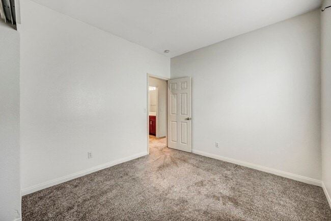 Building Photo - Beautiful Summerlin Hills Two Story 4 Bedr...