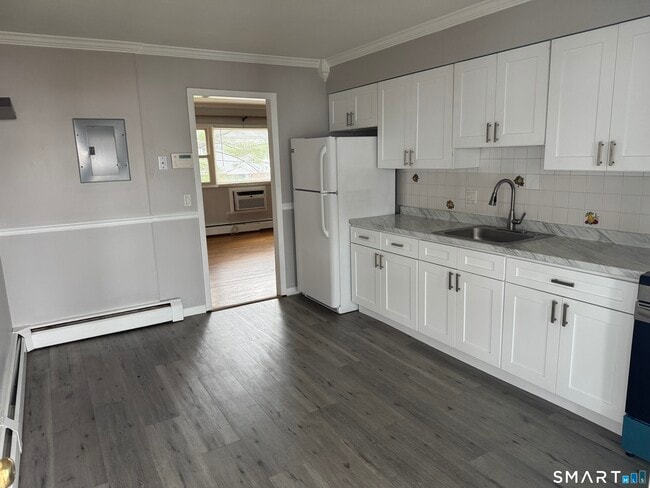 Building Photo - 239 Cherry Hill Dr