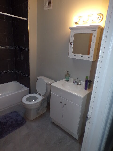 Building Photo - 1619 N 60th St