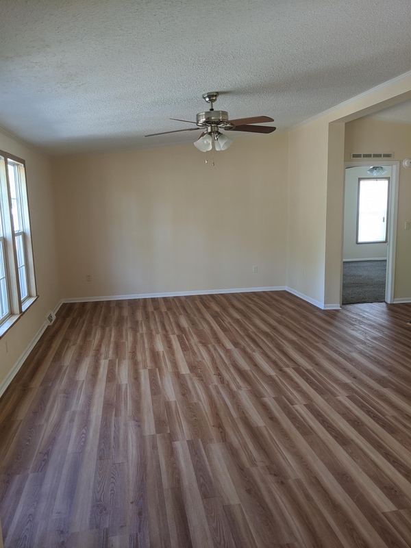 Building Photo - 73 Forest Dr