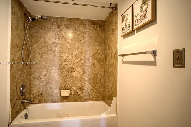 Building Photo - 210 174th St