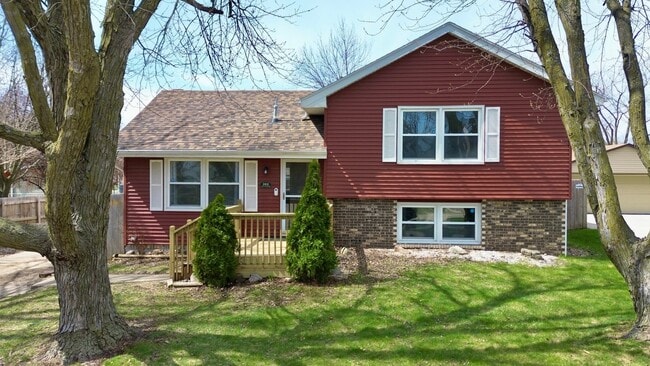 Building Photo - 202 11th Ave NW