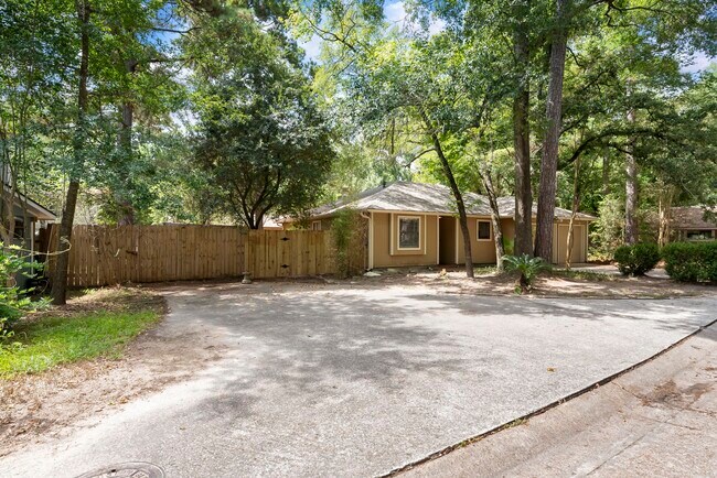Building Photo - 1010 E Red Cedar Cir
