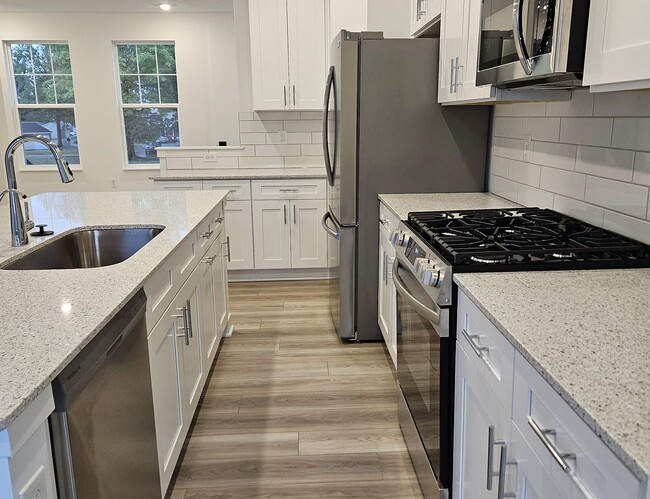 Building Photo - 13805 Gatsby Dr