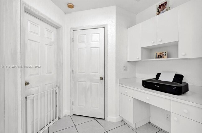 Building Photo - 13721 SW 119th Ave