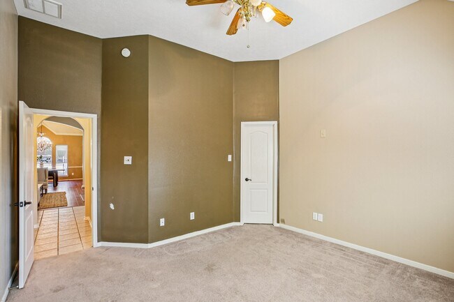 Building Photo - 8822 Ballinger Dr