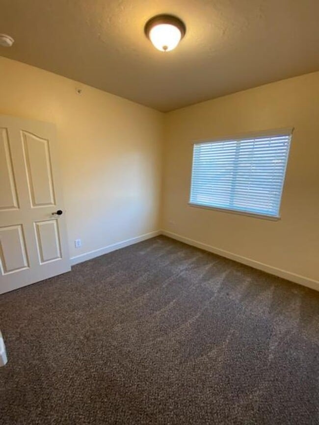 Building Photo - PHEASANT RUN CONDO (PR#24)