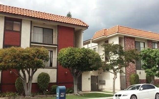 Building Photo - 1105 Melrose Ave