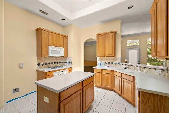 Building Photo - 10218 Garden Crossing Ln