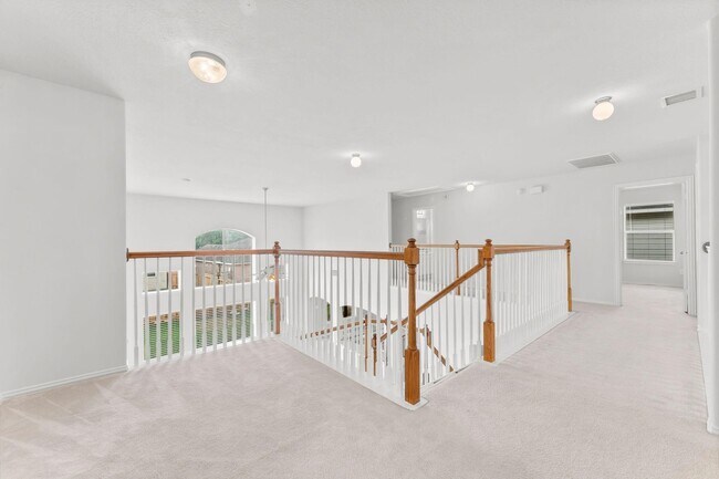 Building Photo - 29902 Legends Ridge Dr