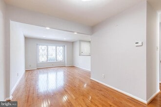 Building Photo - 38 Tudor Ct