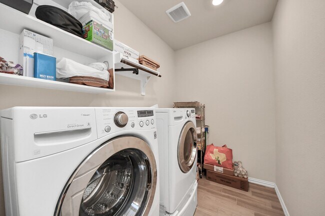 Building Photo - 28634 Monarch Cliffs Dr