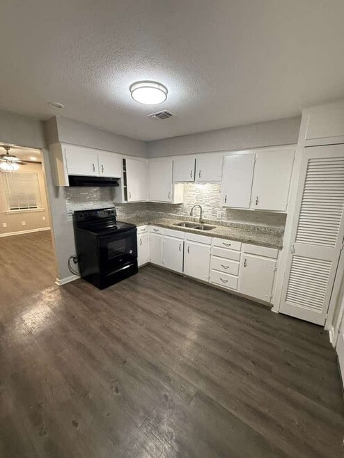 Building Photo - 2522 Normont Cir