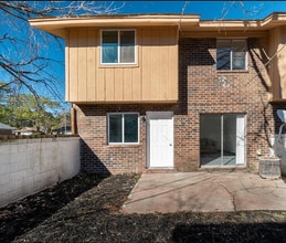 Building Photo - 100 Lewis Dr