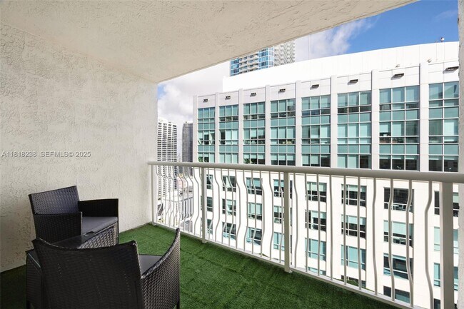 Building Photo - 1200 Brickell Bay Dr